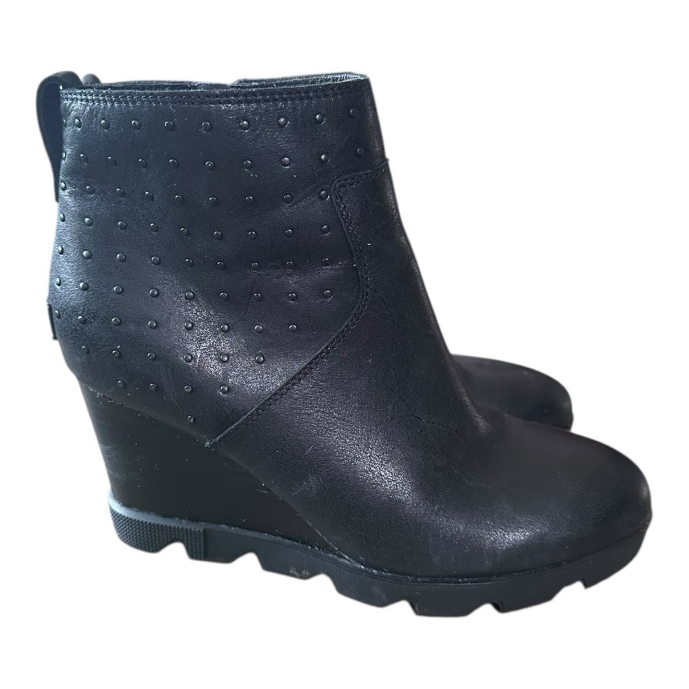 Sorel Black Leather Wedge Booties with Inner Zip and Textured Heel - Picture 3 of 5
